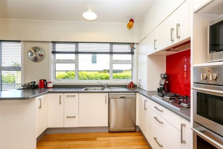 Photo of property in 17 Sanders Avenue, Westown, New Plymouth, 4310