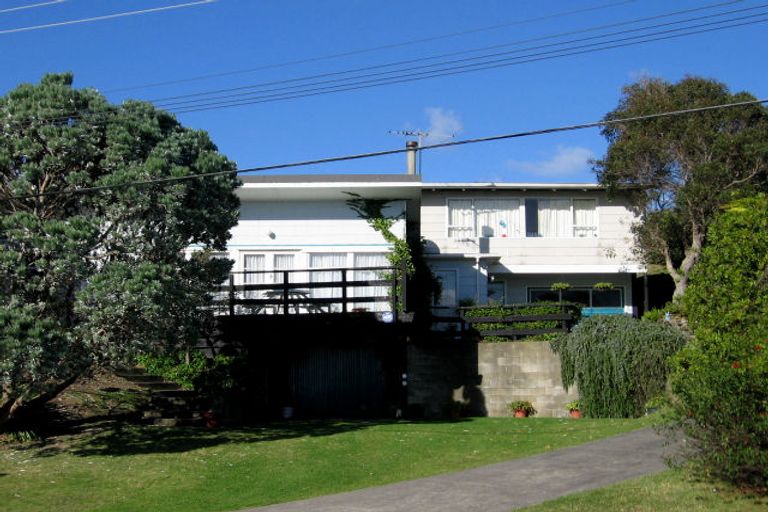 Photo of property in 8 Queens Road, Waikanae Beach, Waikanae, 5036