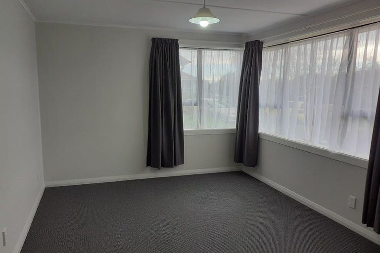 Photo of property in 19 Avro Crescent, Hornby, Christchurch, 8042