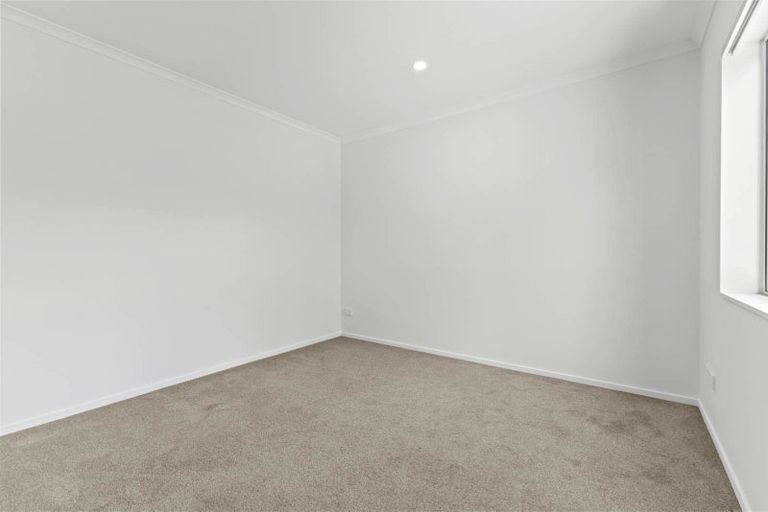 Photo of property in 24 Dolbel Place, Mangere East, Auckland, 2024