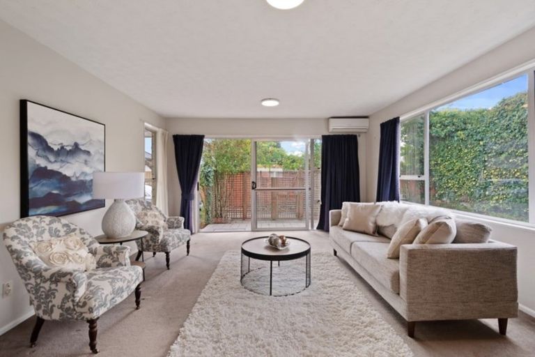 Photo of property in 2/4 Kotare Street, Fendalton, Christchurch, 8041