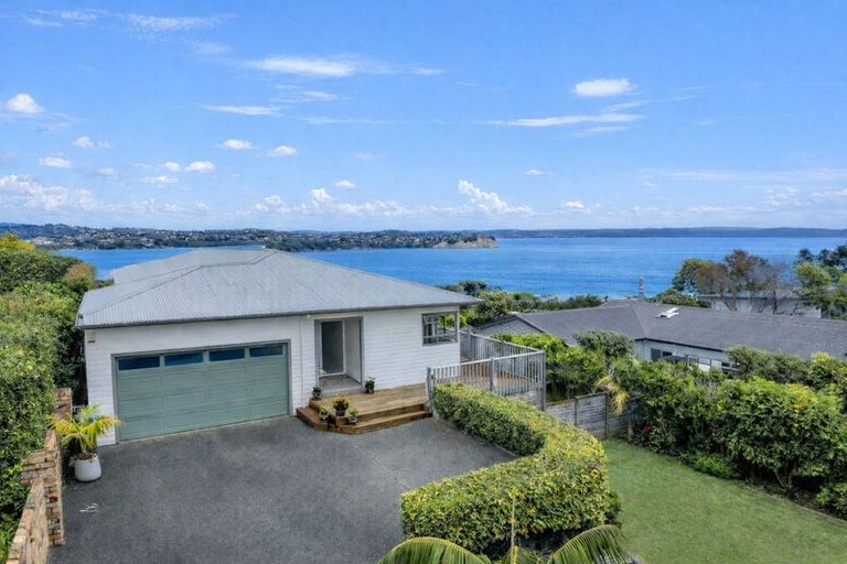 Photo of property in 86 Tiri Road, Tindalls Beach, Whangaparaoa, 0930