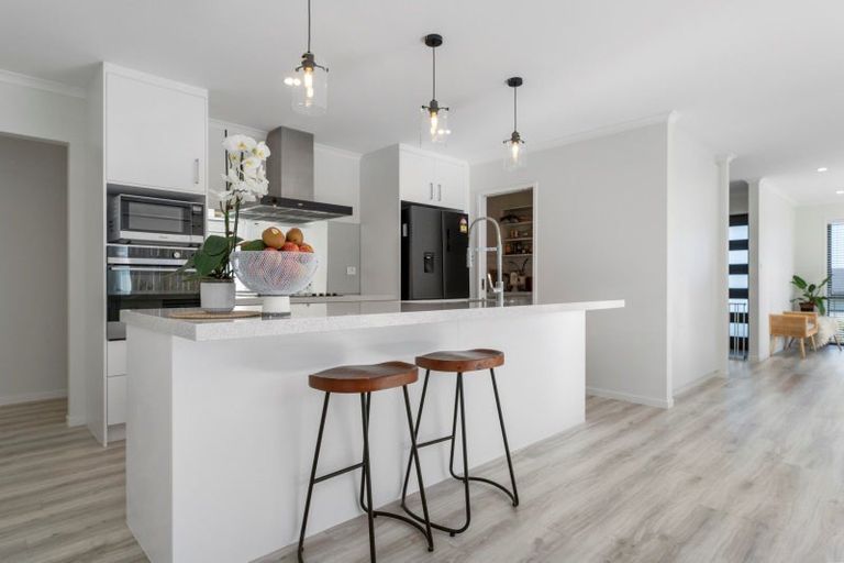 Photo of property in 83 Whakaturou Crescent, Pyes Pa, Tauranga, 3112