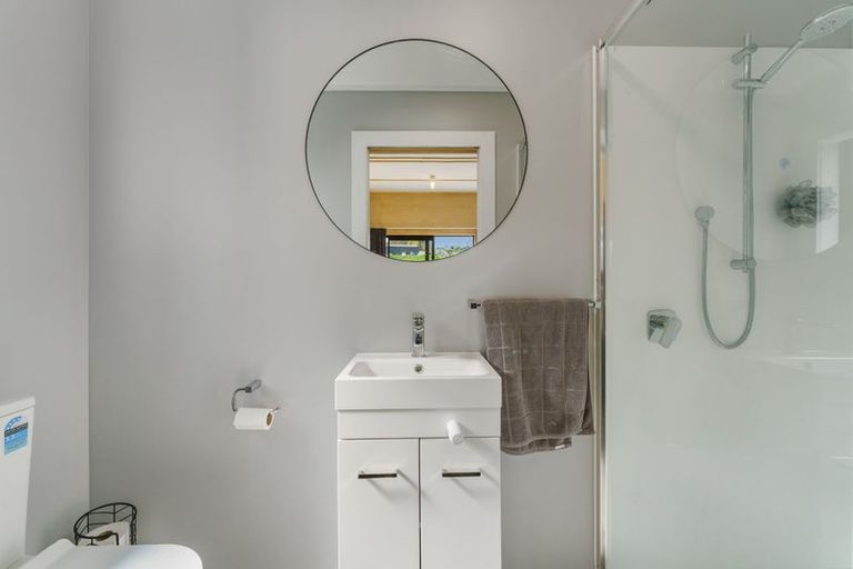 Photo of property in 5 Vickers Way, Acacia Bay, Taupo, 3385