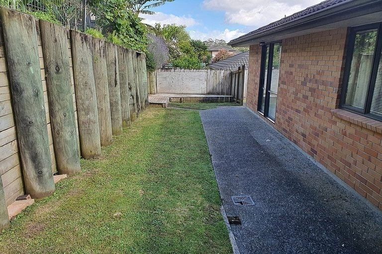 Photo of property in 11 Thomas Hamer Place, Greenhithe, Auckland, 0632