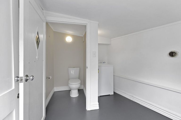 Photo of property in 32 Holloway Road, Aro Valley, Wellington, 6021