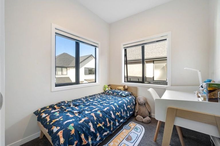 Photo of property in 10 Finesse Lane, Bucklands Beach, Auckland, 2012