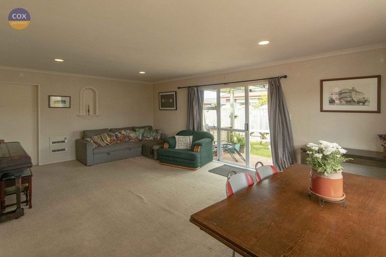 Photo of property in 3/4a Lee Road, Taradale, Napier, 4112