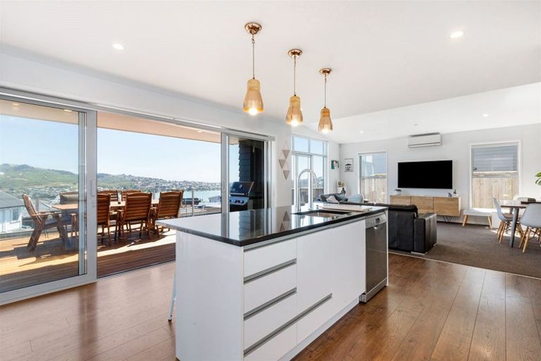 Photo of property in 78 Queen Charlotte Drive, Aotea, Porirua, 5024