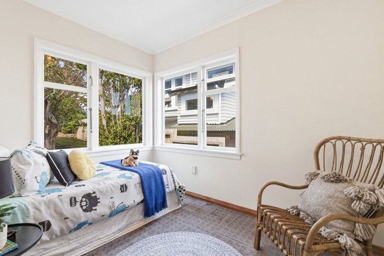 Photo of property in 4 Melrose Road, Island Bay, Wellington, 6023