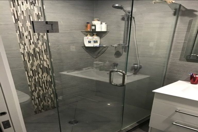 Photo of property in 37 Riverglade Parkway, Te Atatu South, Auckland, 0610