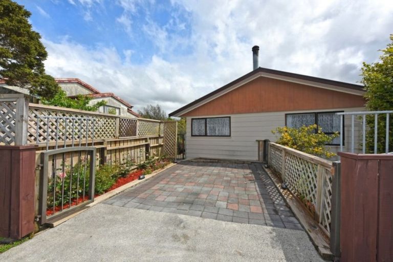 Photo of property in 1/20 Gentian Street, Timberlea, Upper Hutt, 5018