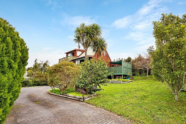 Photo of property in 2/10b Eastglen Road, Glen Eden, Auckland, 0602