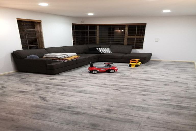 Photo of property in 59 Lothian Brae, Wattle Downs, Auckland, 2103