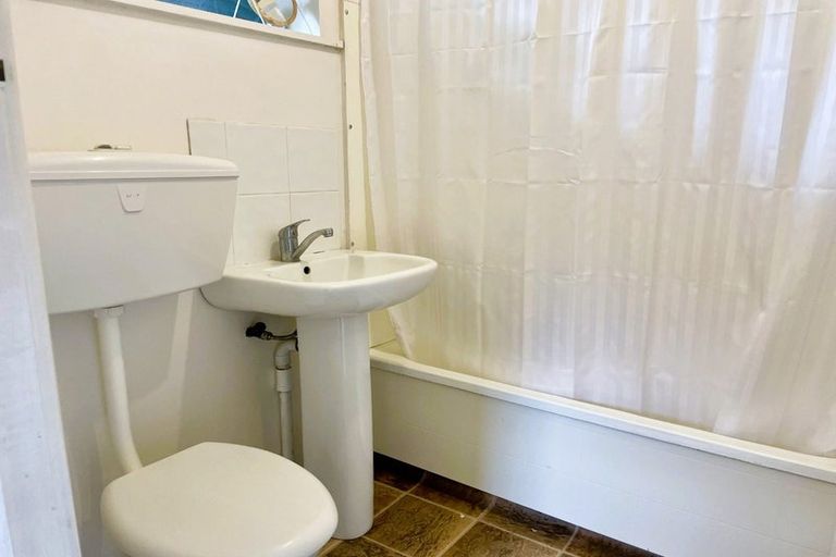 Photo of property in 37 Faraday Street, Hospital Hill, Napier, 4110