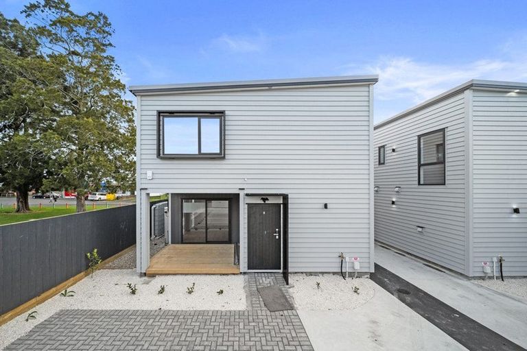 Photo of property in 2/9 Wilson Place, Papakura, 2110