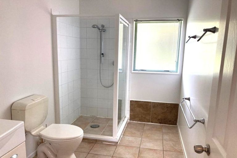 Photo of property in 22 Wicklam Lane, Greenhithe, Auckland, 0632