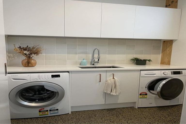 Photo of property in 14a Middleton Road, Johnsonville, Wellington, 6037