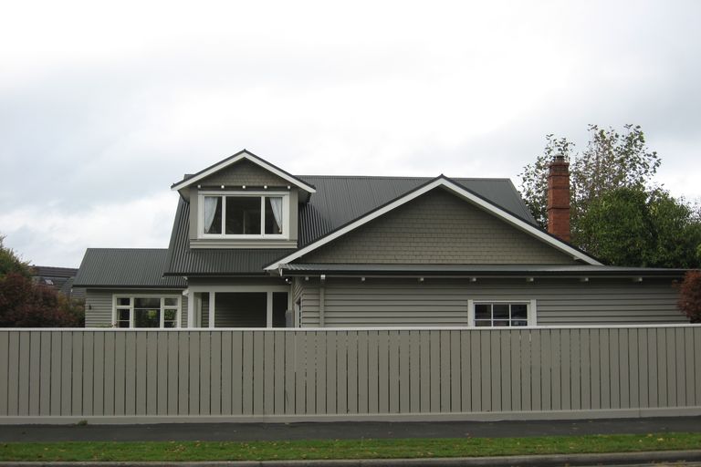 Photo of property in 98 Clyde Road, Ilam, Christchurch, 8041