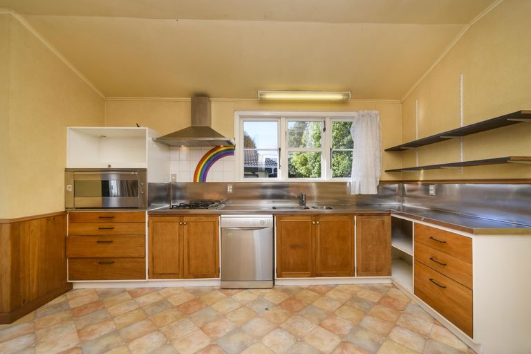 Photo of property in 6 Nathan Place, West End, Palmerston North, 4412