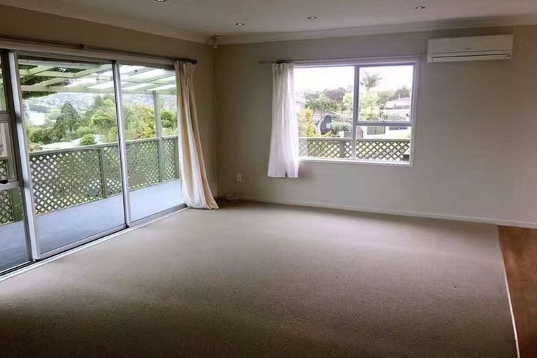 Photo of property in 4 Darcy Place, Massey, Auckland, 0614