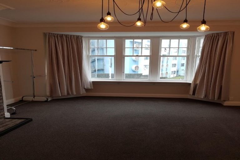 Photo of property in 1/1 Brooklyn Road, Mount Cook, Wellington, 6011