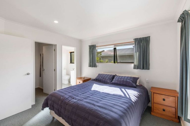 Photo of property in 19 Donald Street, Stanmore Bay, Whangaparaoa, 0932