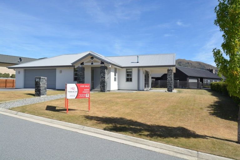 Photo of property in 4 Avalanche Place, Wanaka, 9305
