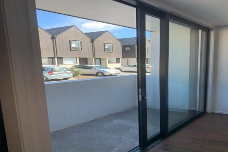 Photo of property in 19 Jean Caldwell Way, Island Bay, Wellington, 6023