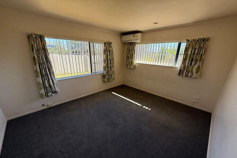 Photo of property in 4 Cotton Place, Opaheke, Papakura, 2113