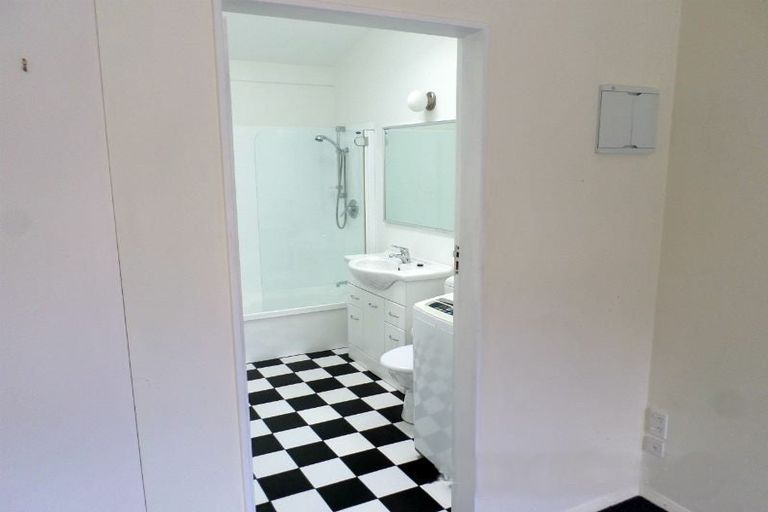 Photo of property in 32 Buckingham Street, Melrose, Wellington, 6023