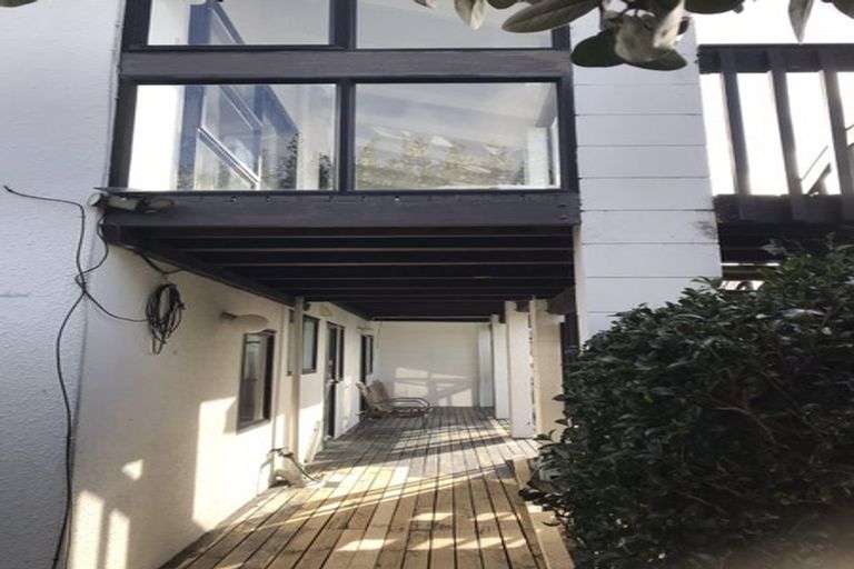 Photo of property in 2/2 Monde Place, Clover Park, Auckland, 2019