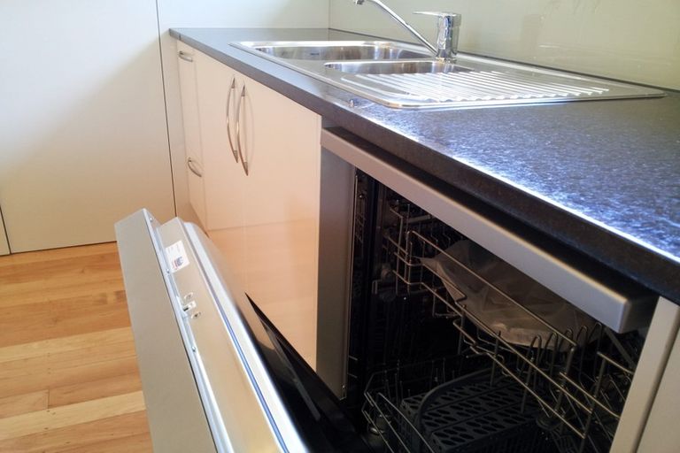 Photo of property in 67 Eskdale Road, Birkdale, Auckland, 0626