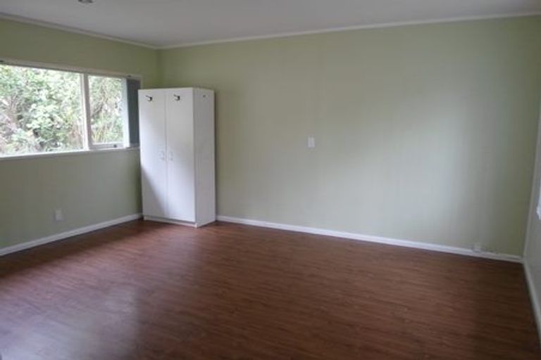 Photo of property in 1/198 Onewa Road, Birkenhead, Auckland, 0626