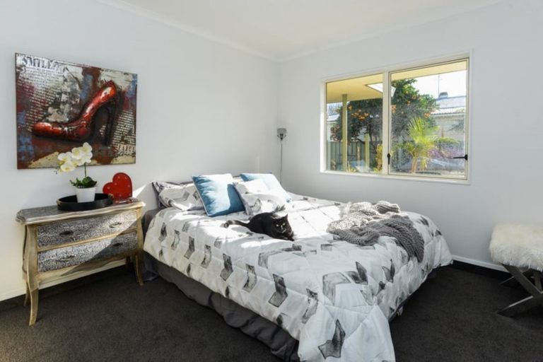 Photo of property in 6a Balmoral Street, Taradale, Napier, 4112