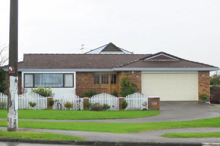 Photo of property in 158 Botany Road, Botany Downs, Auckland, 2010