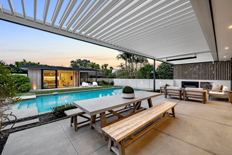 Photo of property in 106a Godden Crescent, Mission Bay, Auckland, 1071