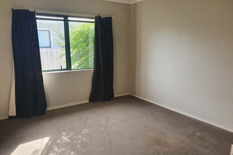Photo of property in 3a Mawney Road, Henderson, Auckland, 0610