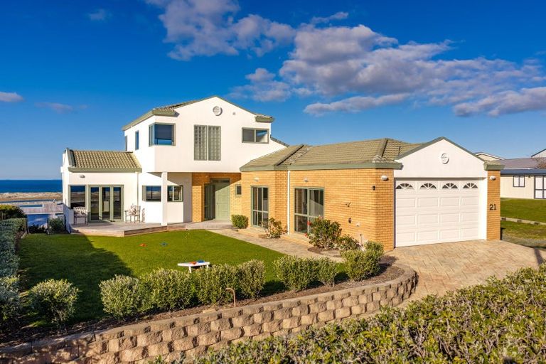 Photo of property in 21 Awatea Street, Mangawhai Heads, Mangawhai, 0505