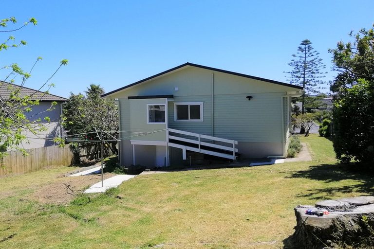 Photo of property in 26 Bay Street, Red Beach, 0932