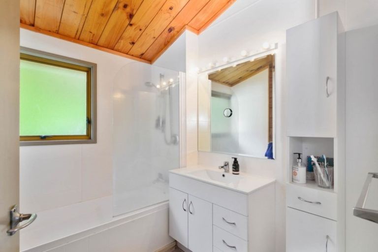 Photo of property in 16 Awatea Terrace, Lynmore, Rotorua, 3010