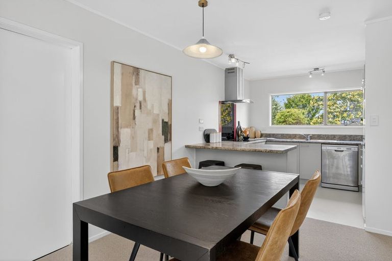 Photo of property in 1/1a Gordon Avenue, Forrest Hill, Auckland, 0620