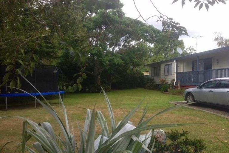 Photo of property in 37 Puriri Road, Pukekohe, 2120