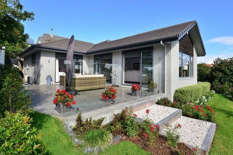 Photo of property in 33 Serene Place, Gulf Harbour, Whangaparaoa, 0930