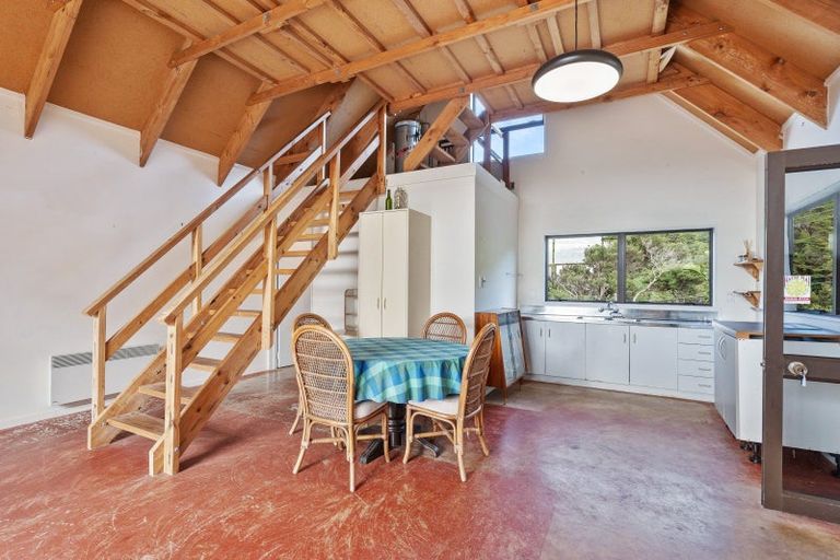 Photo of property in 35 Bay View Road, Whangarei Heads, Whangarei, 0174