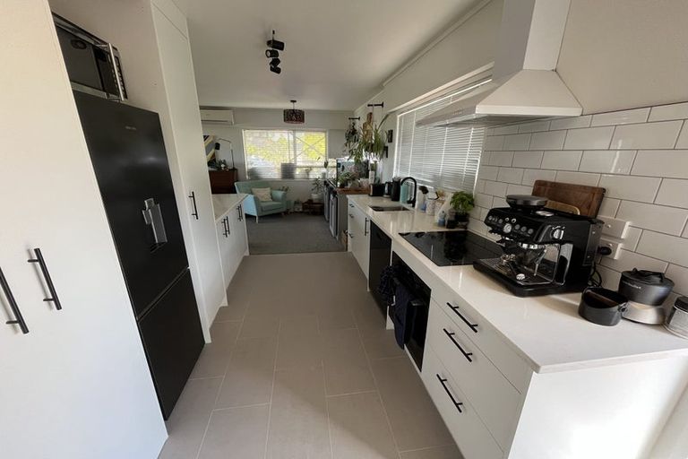 Photo of property in 1 Pleasant Road, Glen Eden, Auckland, 0602