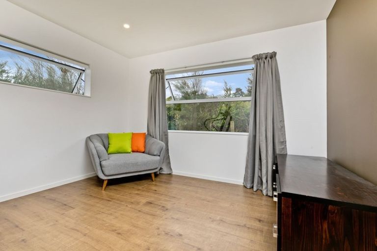 Photo of property in 28 Shah Place, Glen Eden, Auckland, 0602
