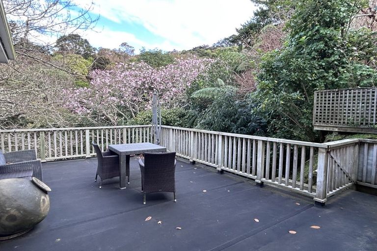 Photo of property in 1b Wadestown Road, Wadestown, Wellington, 6012