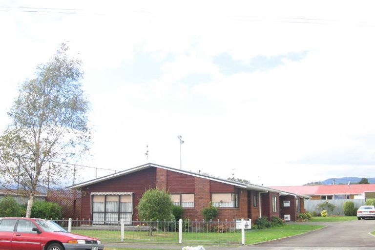 Photo of property in 4/30 King Street, Ebdentown, Upper Hutt, 5018