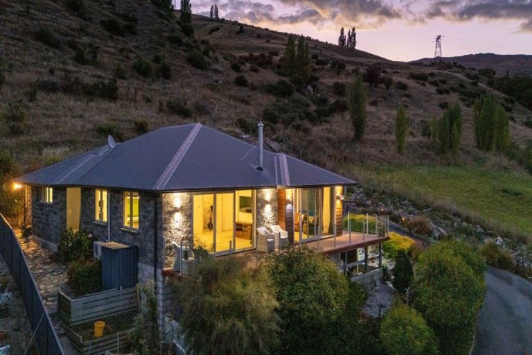 Photo of property in 9 Selkirk Street, Roxburgh, 9500